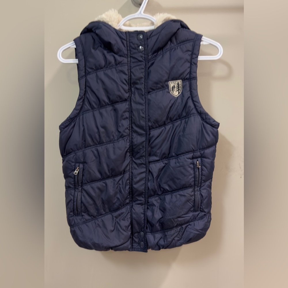 American Eagle Outfitters Women’s Puffer Vest Size Medium Faux Fur Hooded